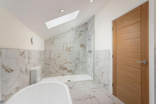 4 bed Semi-Detached for sale Image 11