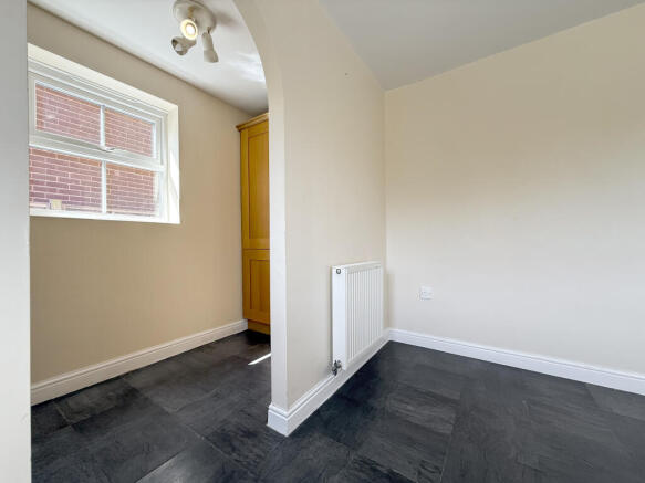 4 bed Detached for sale Image 9
