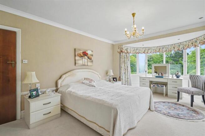 Bedroom 1_2.jpeg