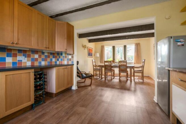 4 bed Detached for sale Image 9
