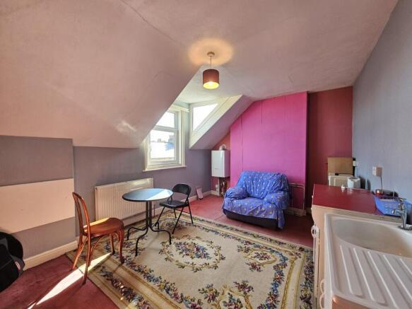 4 bed Semi-Detached for sale Image 11