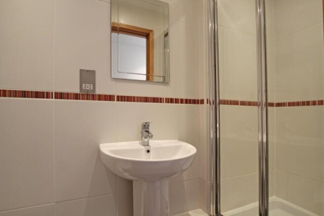 2 bed Flat to rent Image 8