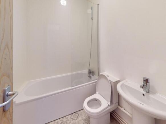5 bed Not Specified to rent Image 7