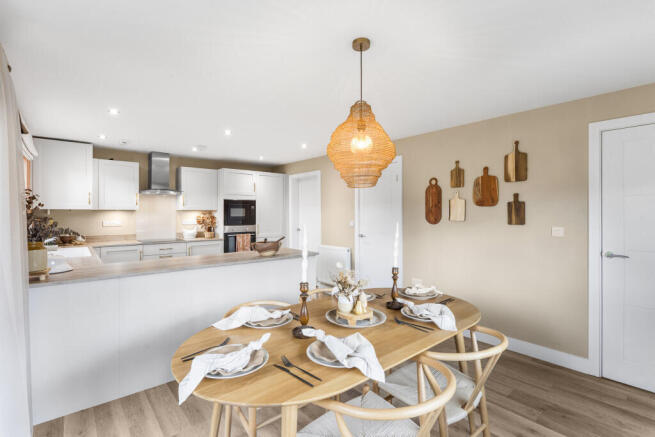 4 bed Detached for sale Image 4
