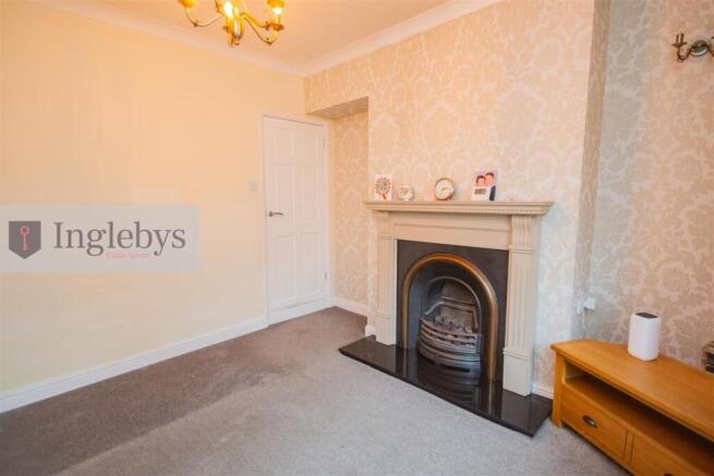 3 bed House for sale Image 4
