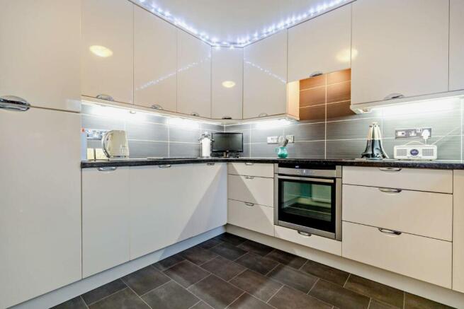 8549159-interior02-800.jpg