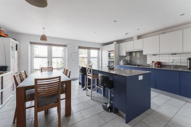 3 - kitchen diner.jpg