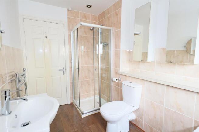 En-Suite Bathroom