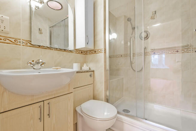 En-suite Shower R...
