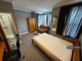 13, Newcombe Road, Southampton SO15 2FJ