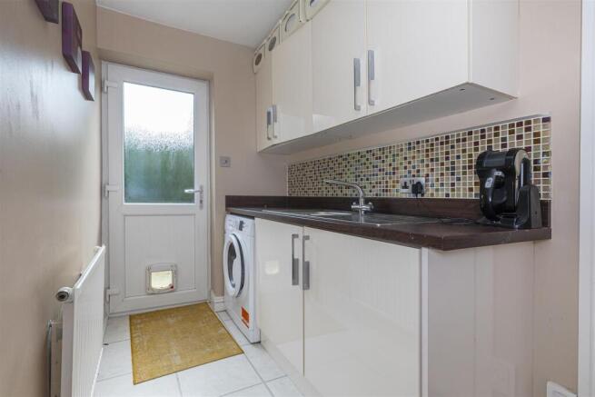 4 bed Detached for sale Image 11