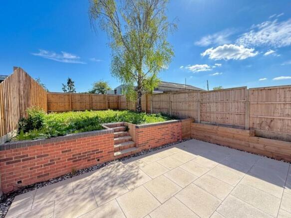 78 rear garden 1.jpg