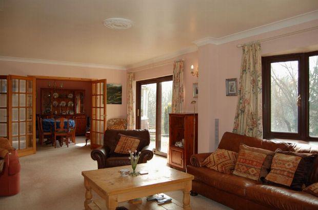 SITTING ROOM