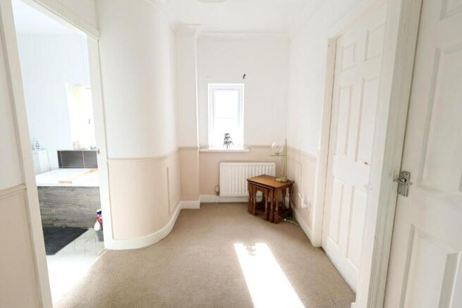 FIRST-FLOOR LANDING
