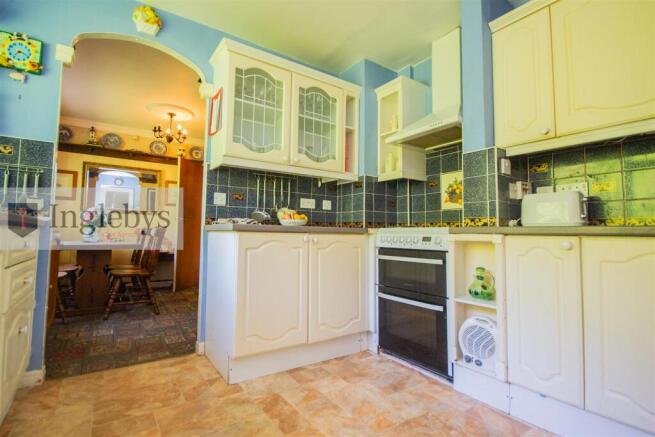 2 bed Detached Bungalow for sale Image 8