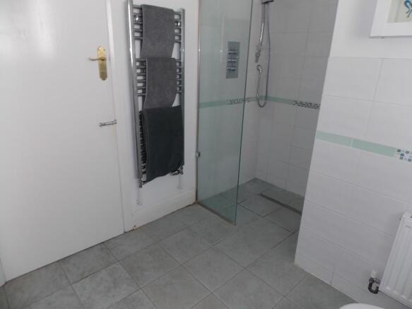 Bath/shower room