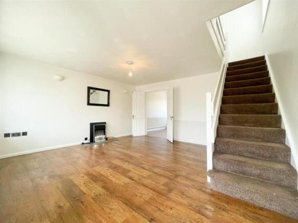 3 bed Semi-Detached to rent Image 4