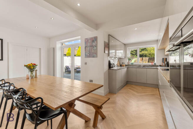 4 bed Detached for sale Image 11