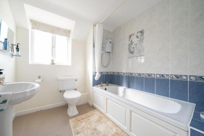 1 BATHROOM.jpg