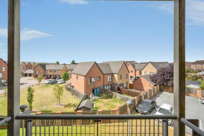2 bed Flat for sale Image 4