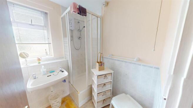 2 bed Flat for sale Image 7