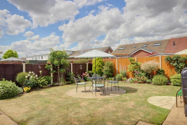 2 bed Semi-Detached Bungalow for sale Image 4