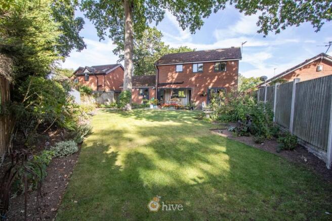 4 bed Detached for sale Image 3