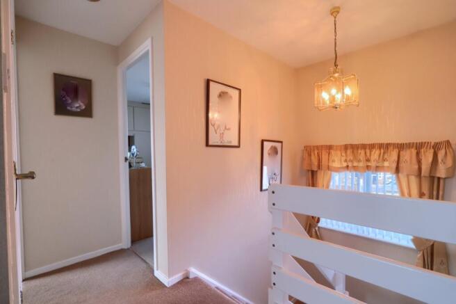 4 bed Detached for sale Image 11