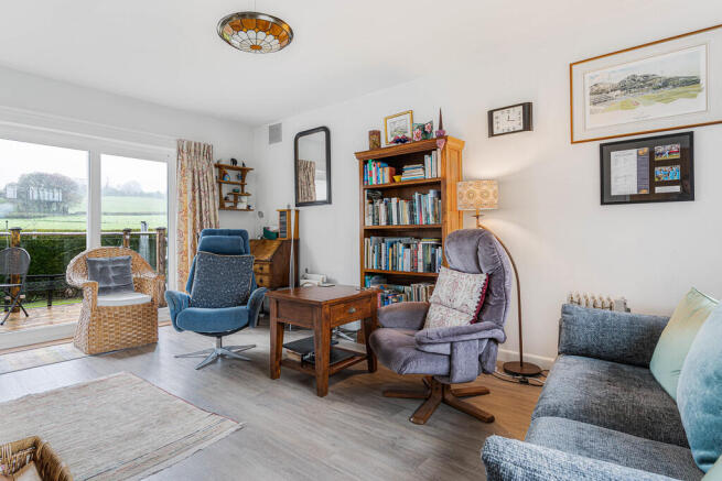 Living room (2)