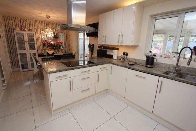 Kitchen/Dining...