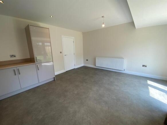 DINING AREA.jpg