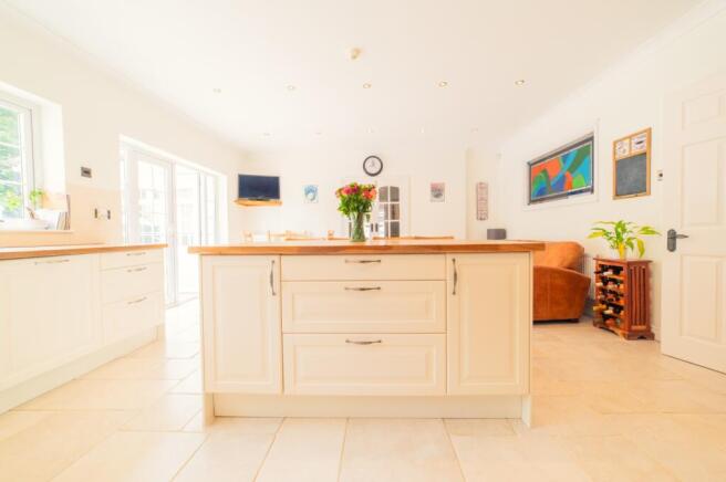 Call 02920 454555 to secure your viewing_15