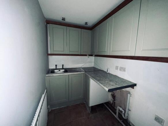5 bed Detached for sale Image 7