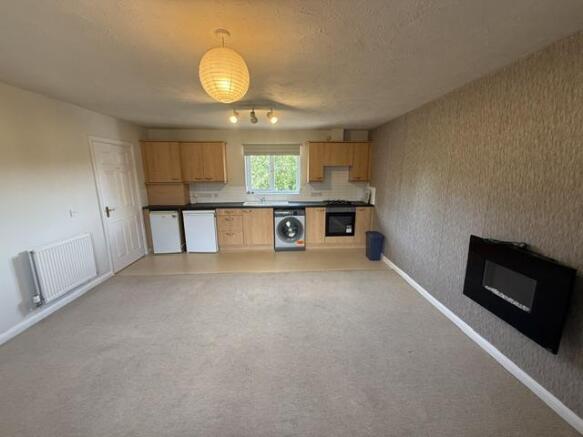 OPEN PLAN LOUNGE/KITCHEN