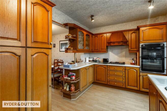 3 bed Semi-Detached for sale Image 11