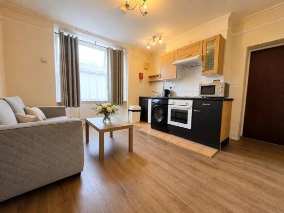 Kitchen/Lounge