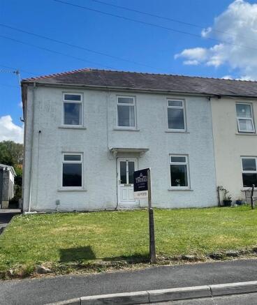 3-bed semi-detached on Folland Road, Garnant, Ammanford, £144,995