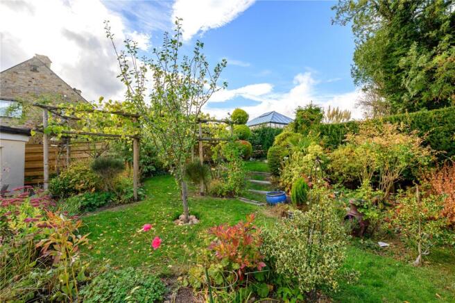 Woodacre Crescent, Bardsey, LS17 photo 2