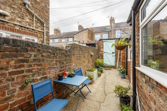 54_Russell_Street_1.jpg