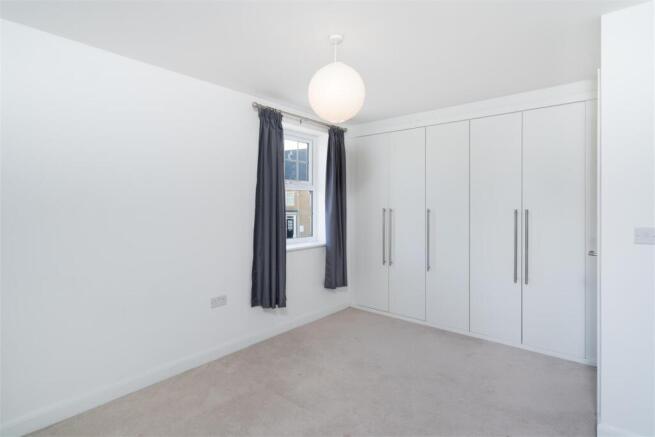 4 bed Detached for sale Image 11
