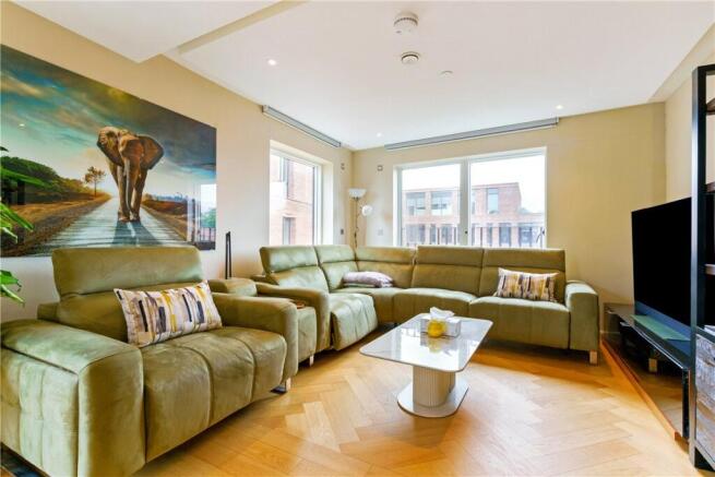 3 bed Penthouse for sale Image 6