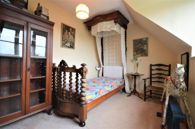BEDROOM 2