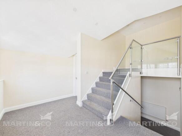 2 bed Flat to rent Image 5