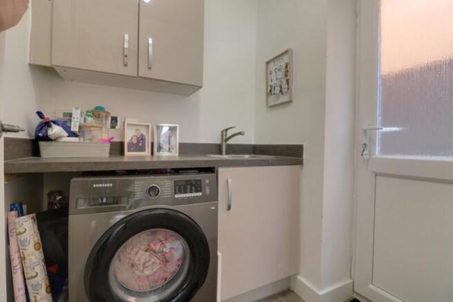 4 bed Detached for sale Image 12