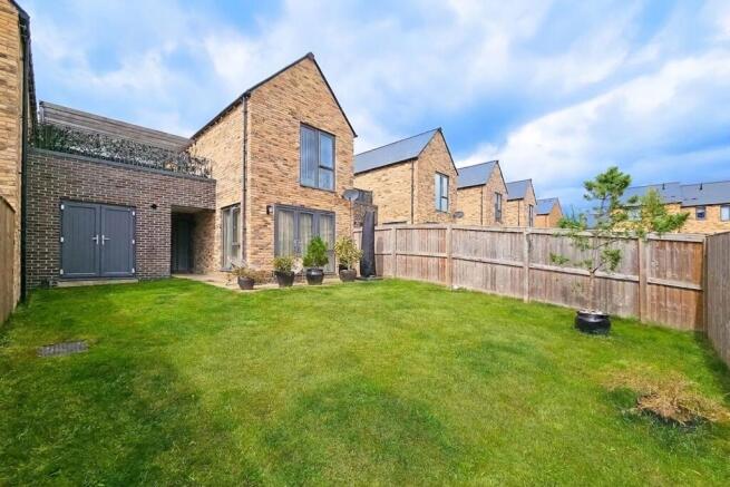 2 bed Semi-Detached for sale Image 4