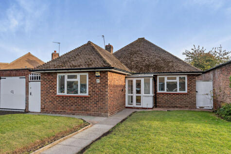 Oberon Drive, Shirley, B90