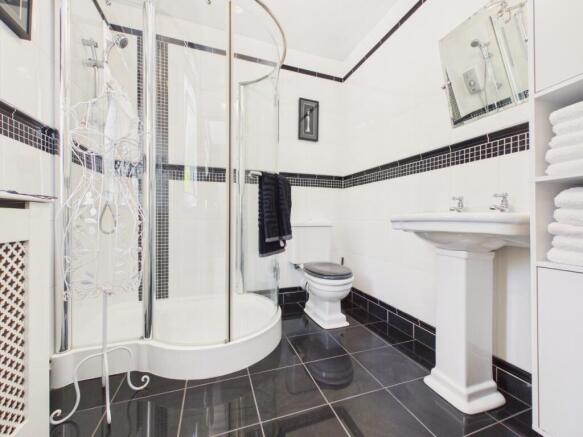 4 bed Semi-Detached for sale Image 8