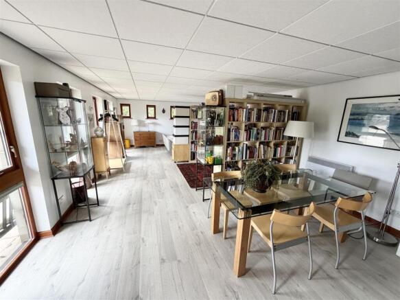 4 bed Detached for sale Image 8