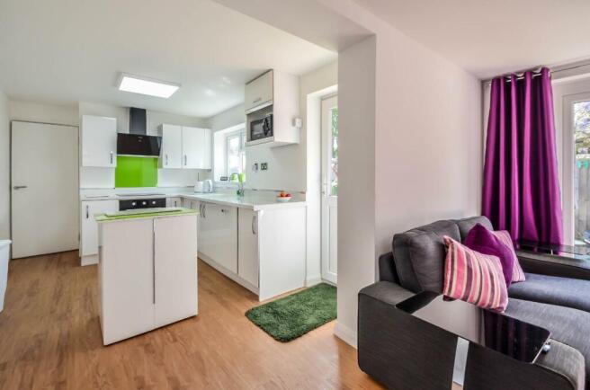 Kitchen/Lounge