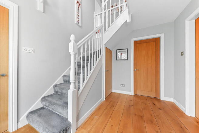 4 bed Detached for sale Image 5